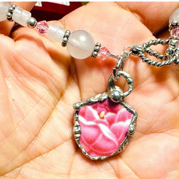 Vintage Pink Rose Quartz Bracelet W/ Upcycled Broken China Charm & 925 Toggle - Picture 6 of 15